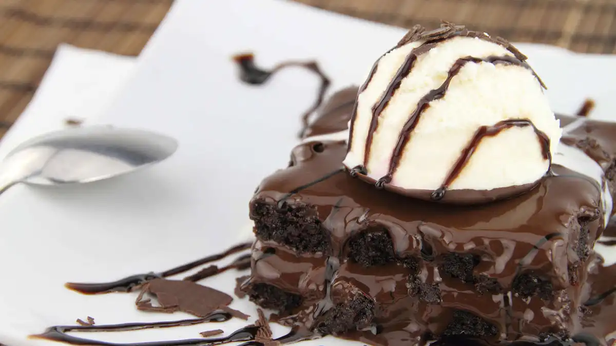 Brownie and chocolate